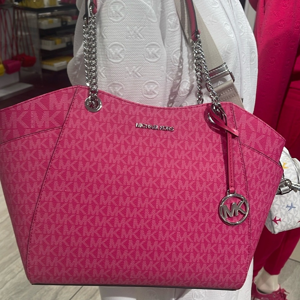 MICHAEL KORS 
Jet Set Travel Large Signature Chain Shoulder Tote Bag
Dragonfruit - Picture 11 of 16